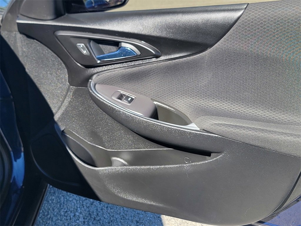 Used 2020 Chevrolet Malibu LT image 25