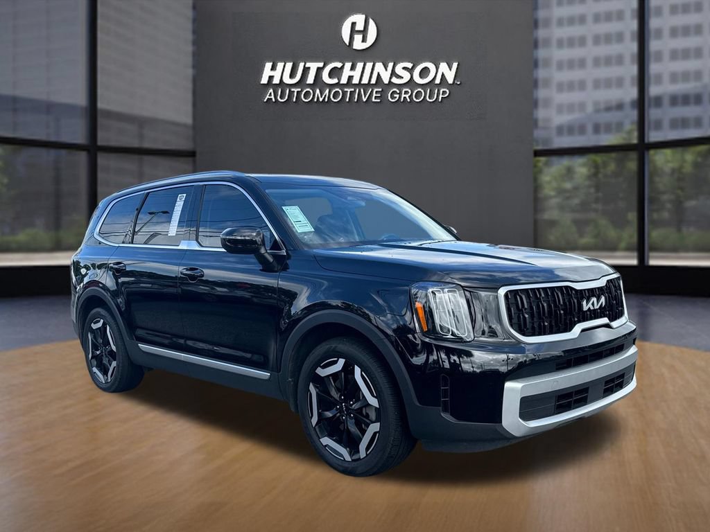 Certified 2024 Kia Telluride EX w/ EX Captain's Chair Package