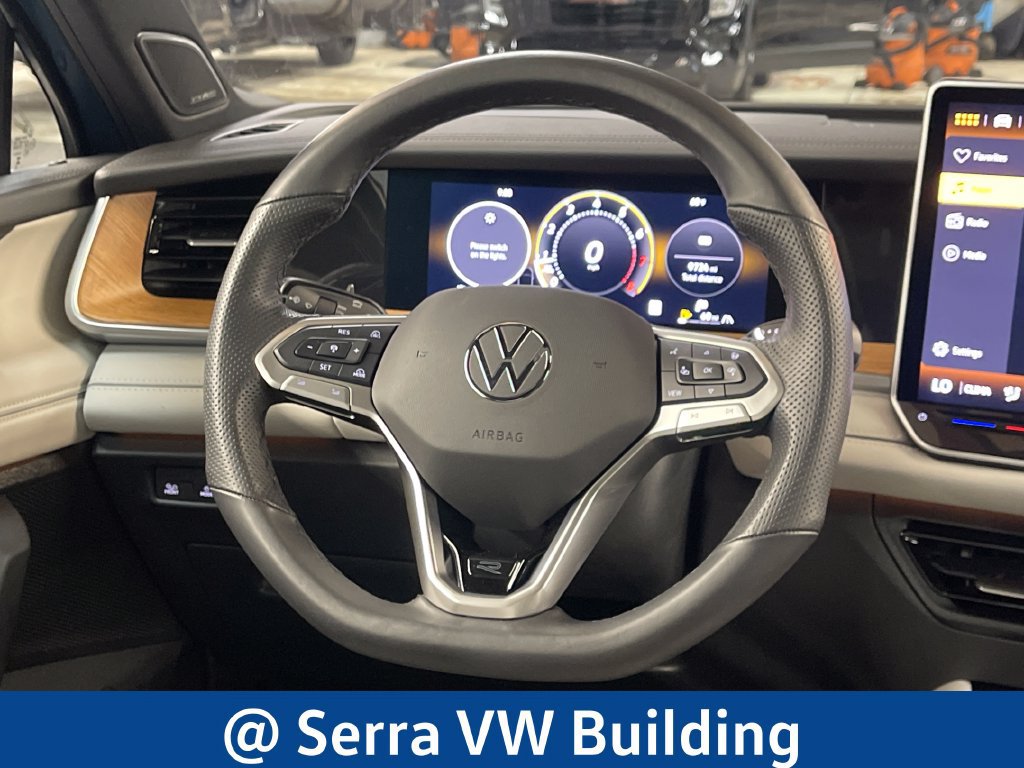 Used 2025 Volkswagen Tiguan SEL R-Line AWD/4WD image 22