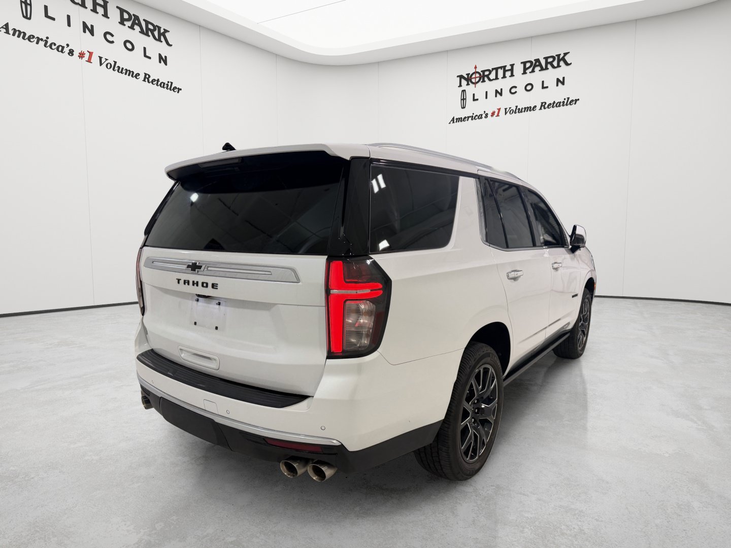 Used 2023 Chevrolet Tahoe High Country w/ LPO, Illumination Package AWD/4WD image 5