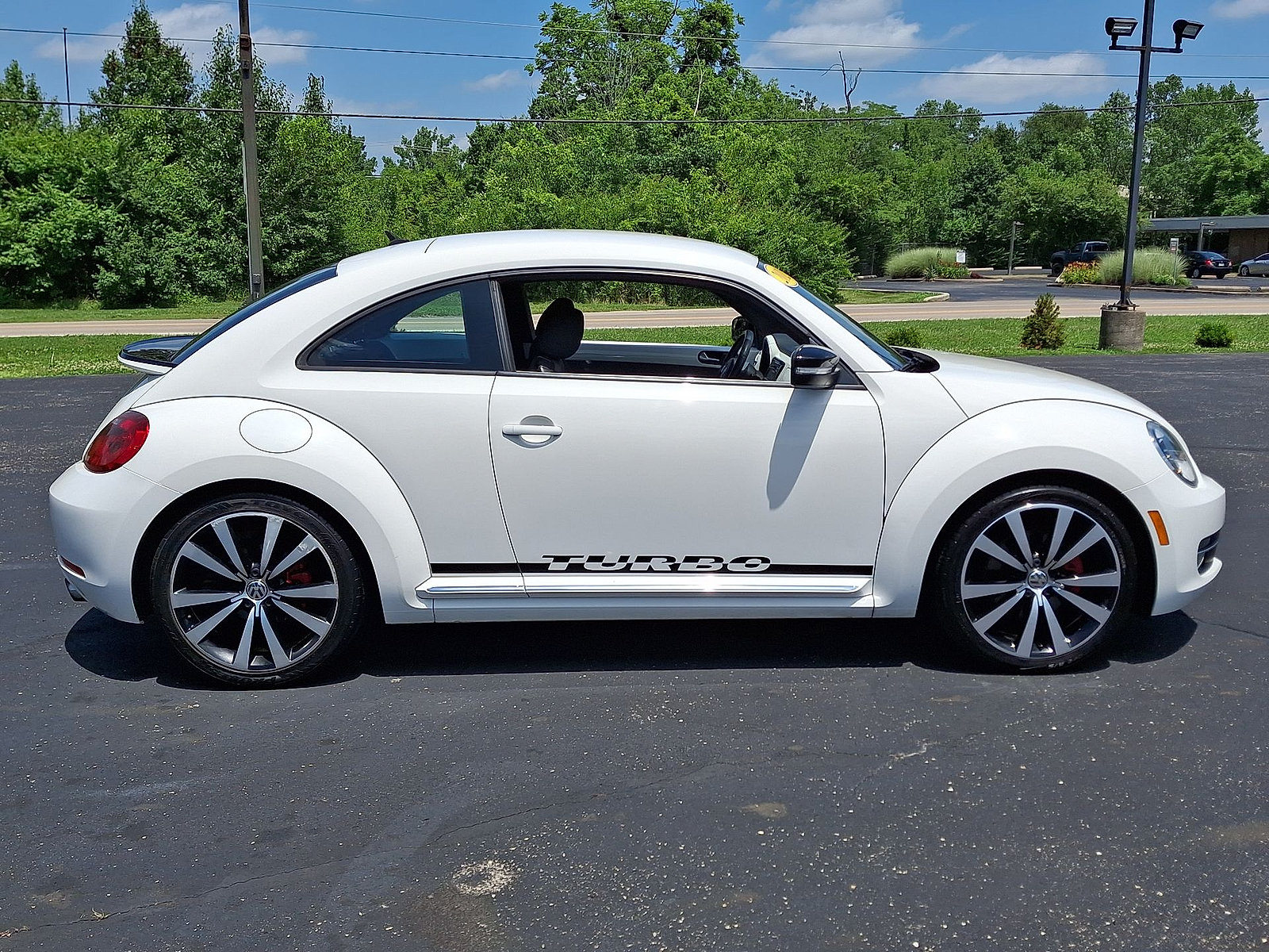 Used 2012 Volkswagen Beetle Turbo FWD image 23