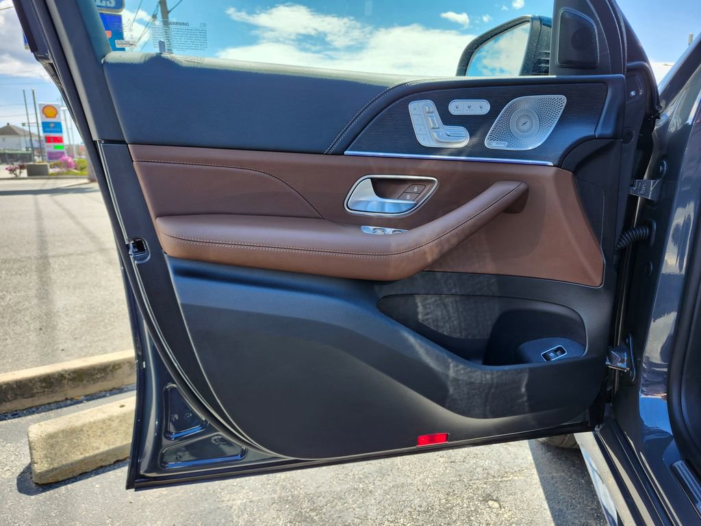 Used 2025 Mercedes-Benz GLE 450 4MATIC Coupe image 11