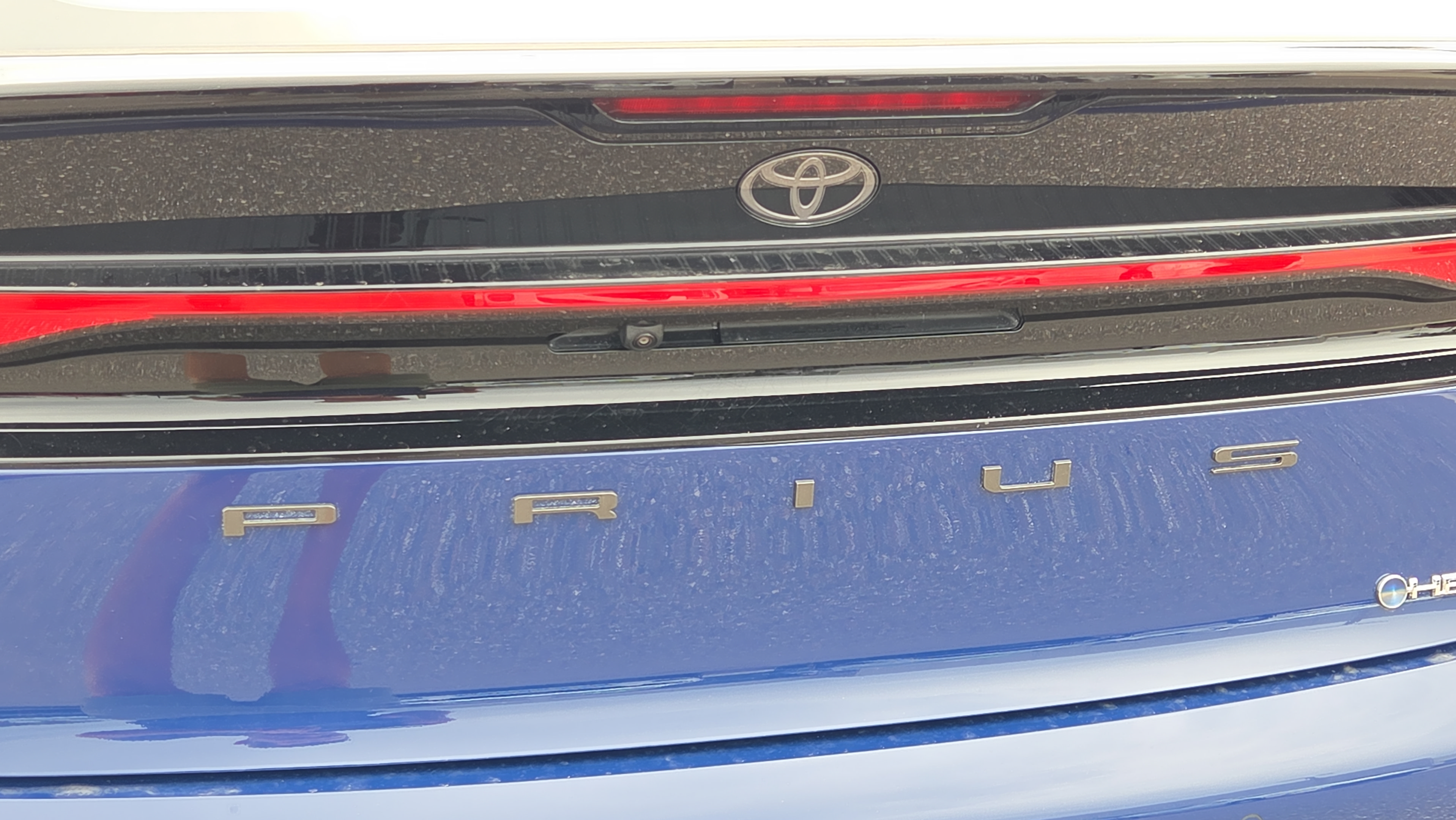 Certified 2025 Toyota Prius LE FWD image 10
