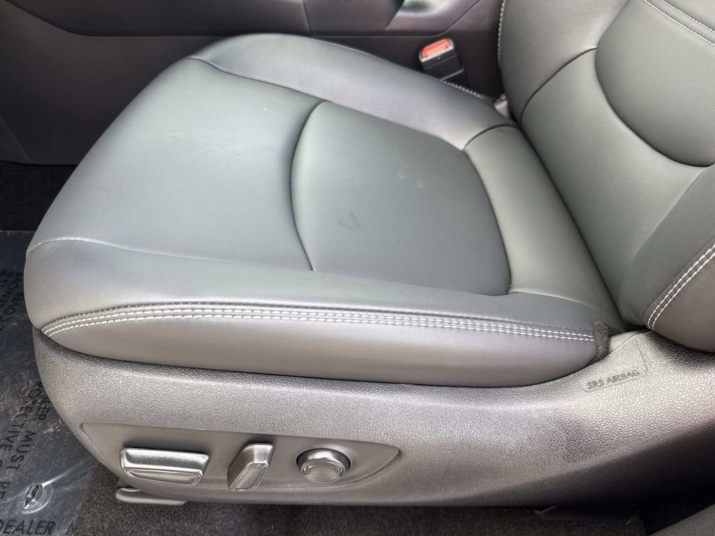 Used 2025 Toyota RAV4 XLE Premium image 24