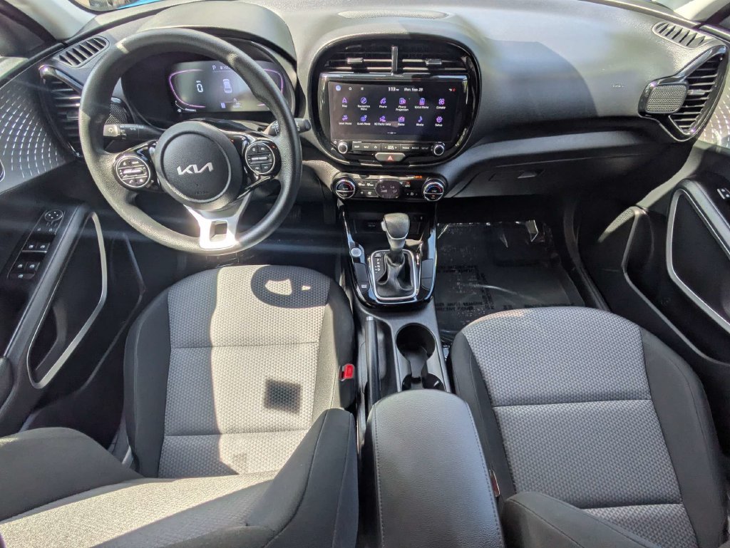 Used 2023 Kia Soul S FWD image 25