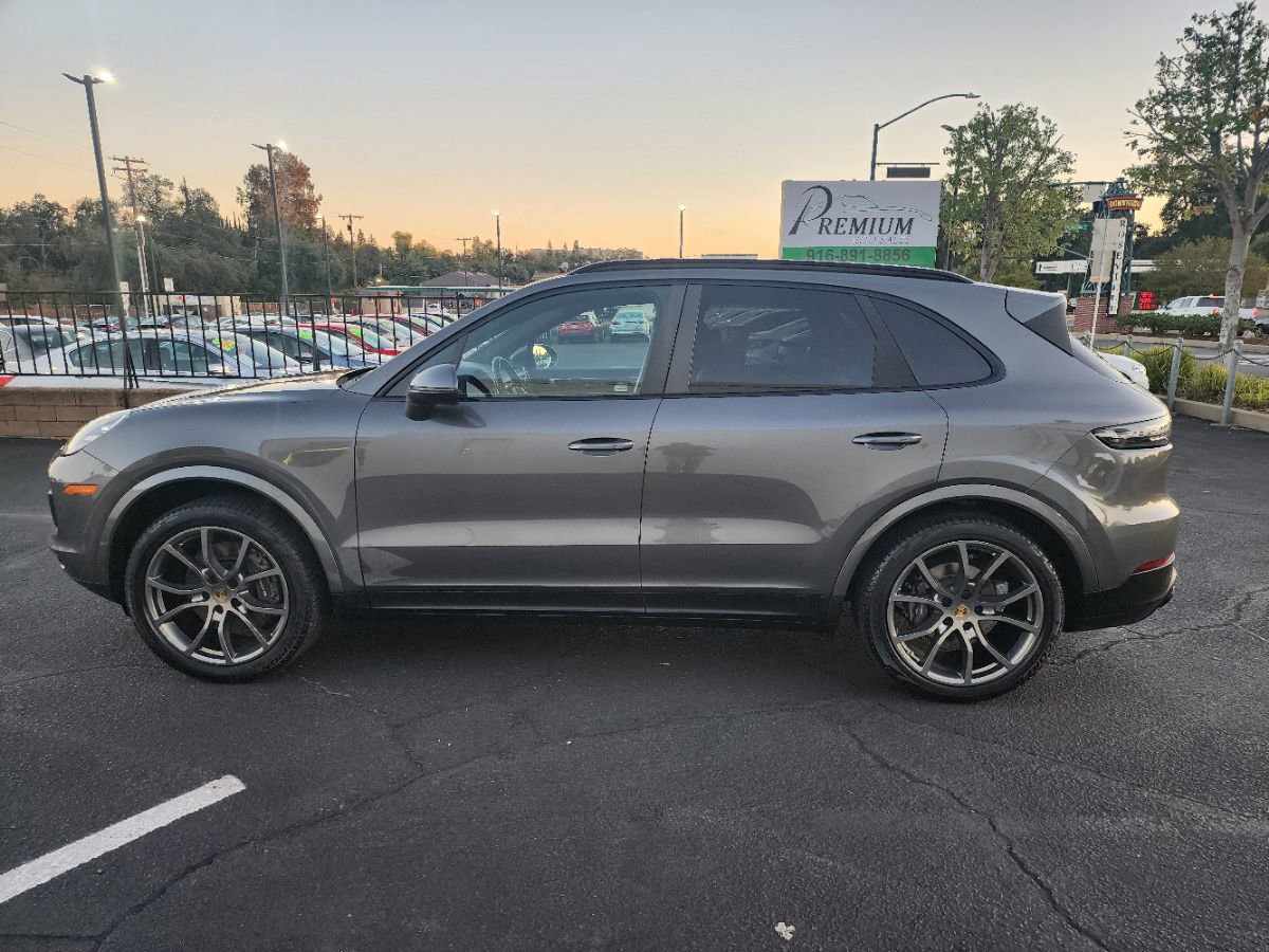Used 2021 Porsche Cayenne image 3