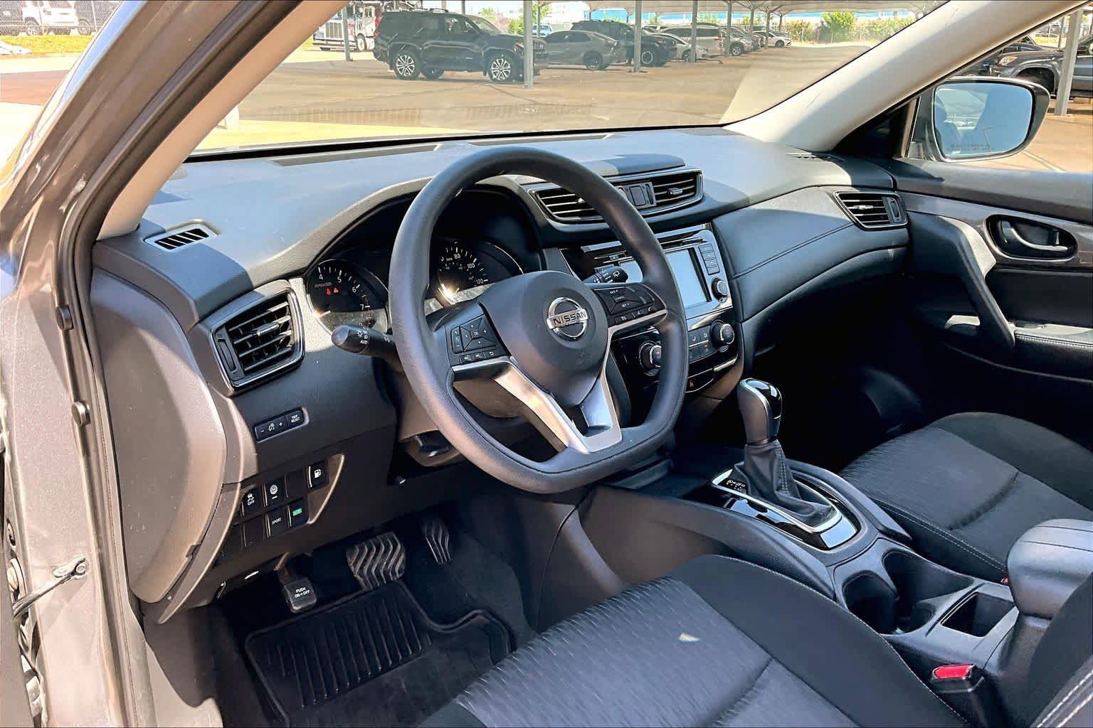 Used 2020 Nissan Rogue S FWD image 15
