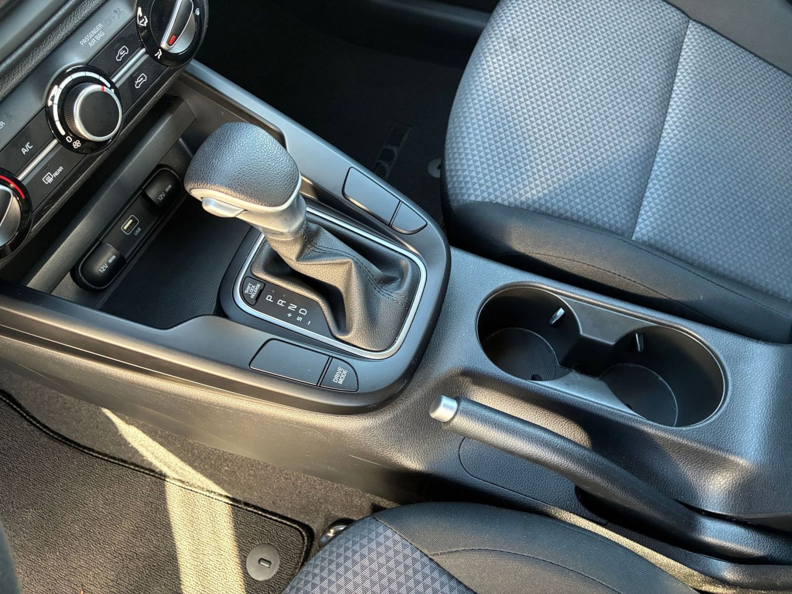 Used 2025 Kia Soul LX w/ LX Technology Package image 34