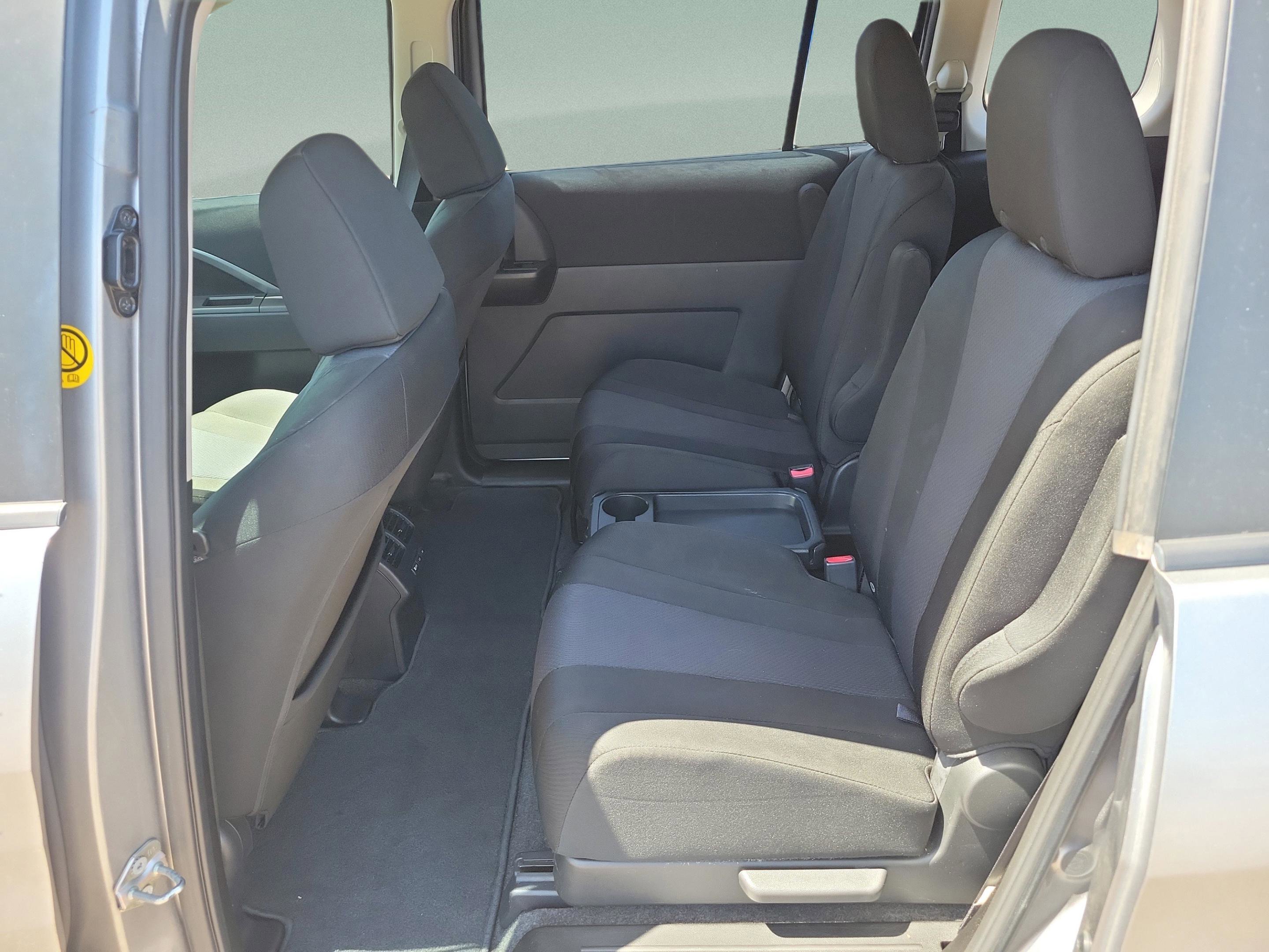 Used 2015 MAZDA MAZDA5 Sport image 9