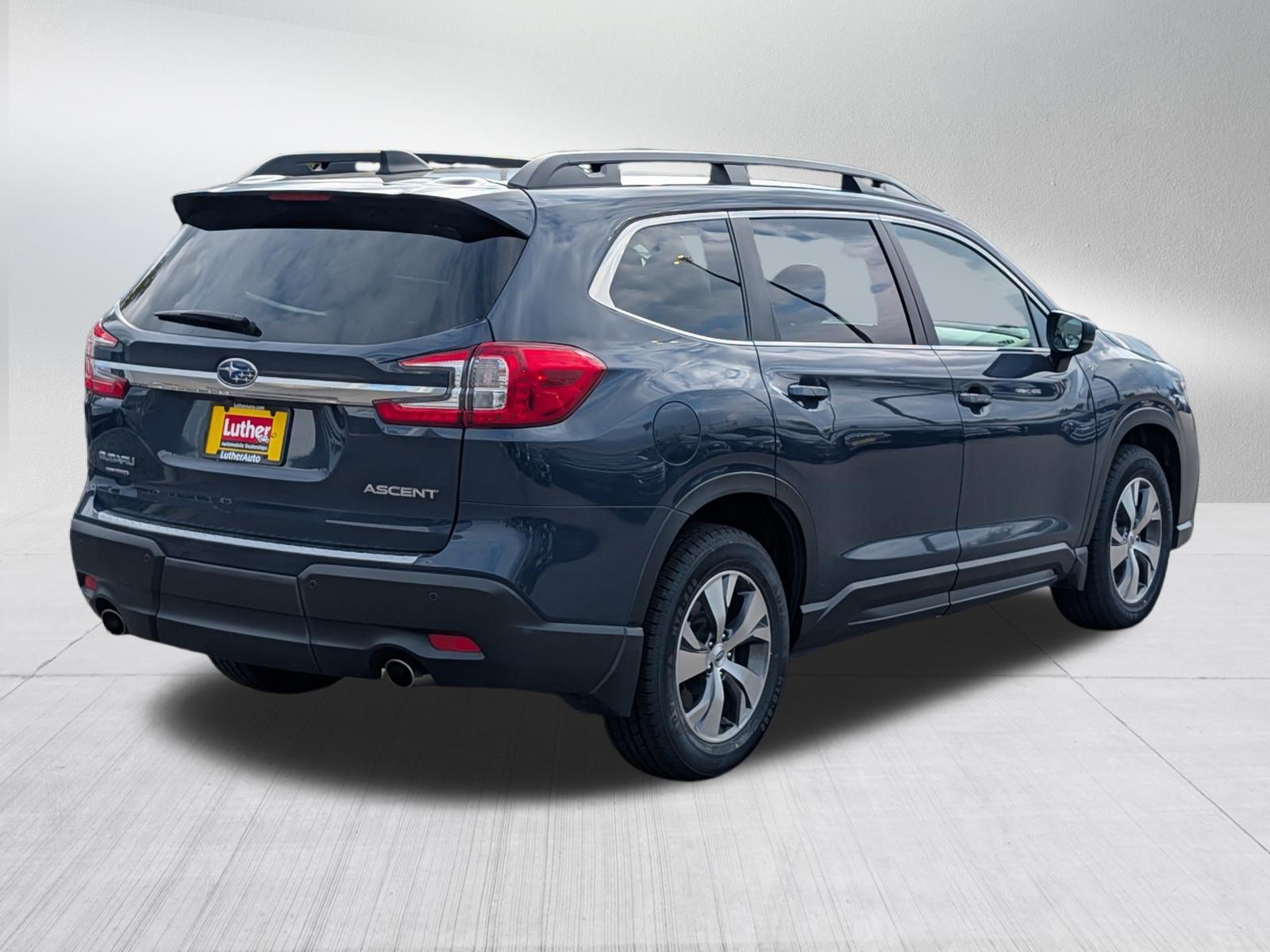 Used 2024 Subaru Ascent Premium w/ Convenience Package AWD/4WD image 3
