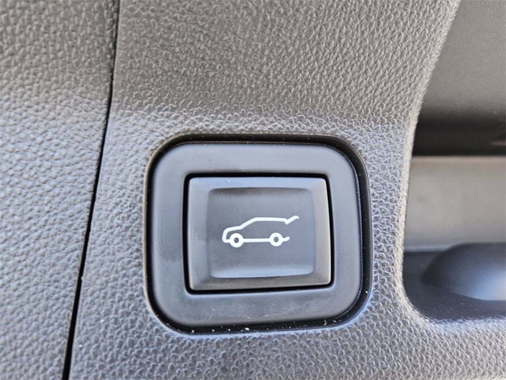 Certified 2023 GMC Acadia SLE w/ Driver Convenience Package image 12