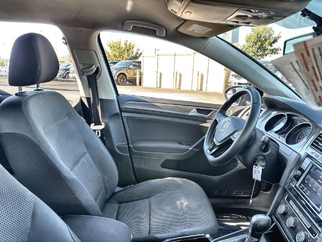 Used 2019 Volkswagen Golf S FWD image 17