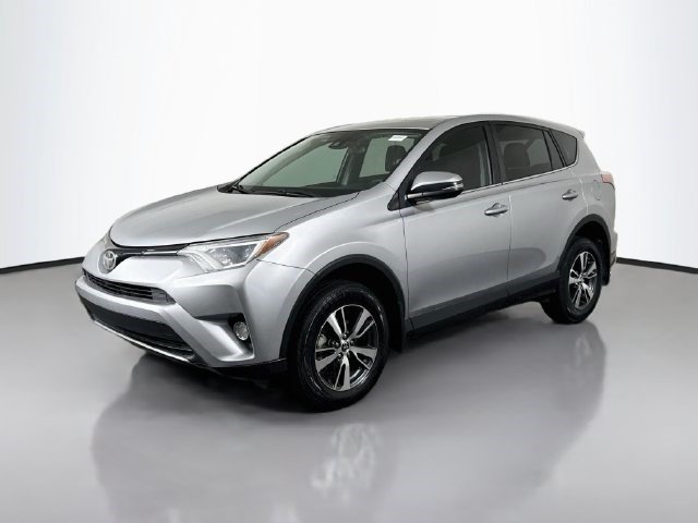 Used 2018 Toyota RAV4 XLE FWD image 4