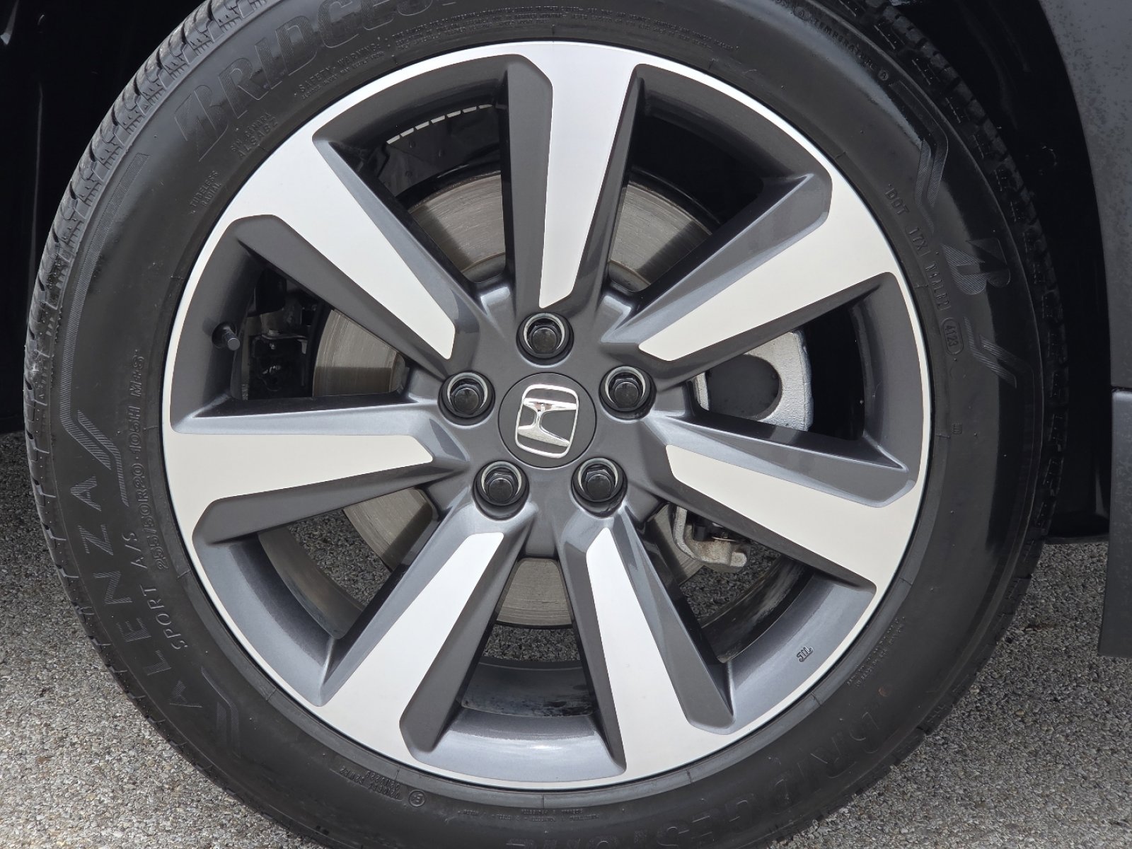 Used 2024 Honda Pilot Touring image 12