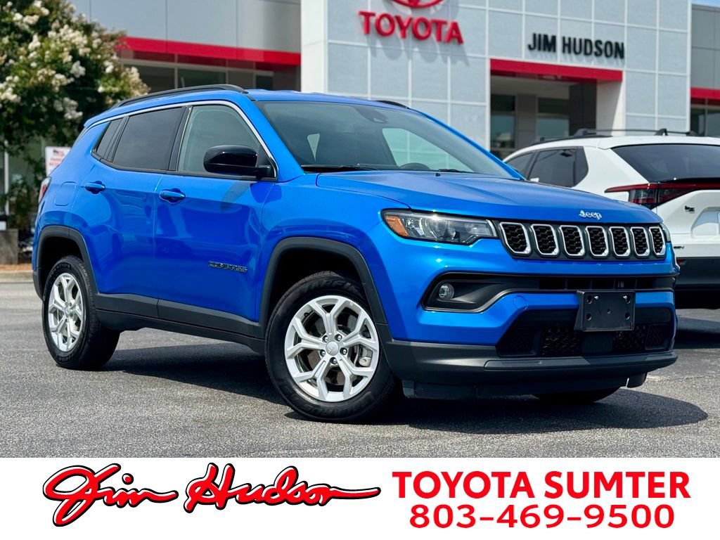 Used 2024 Jeep Compass Latitude AWD/4WD image 1