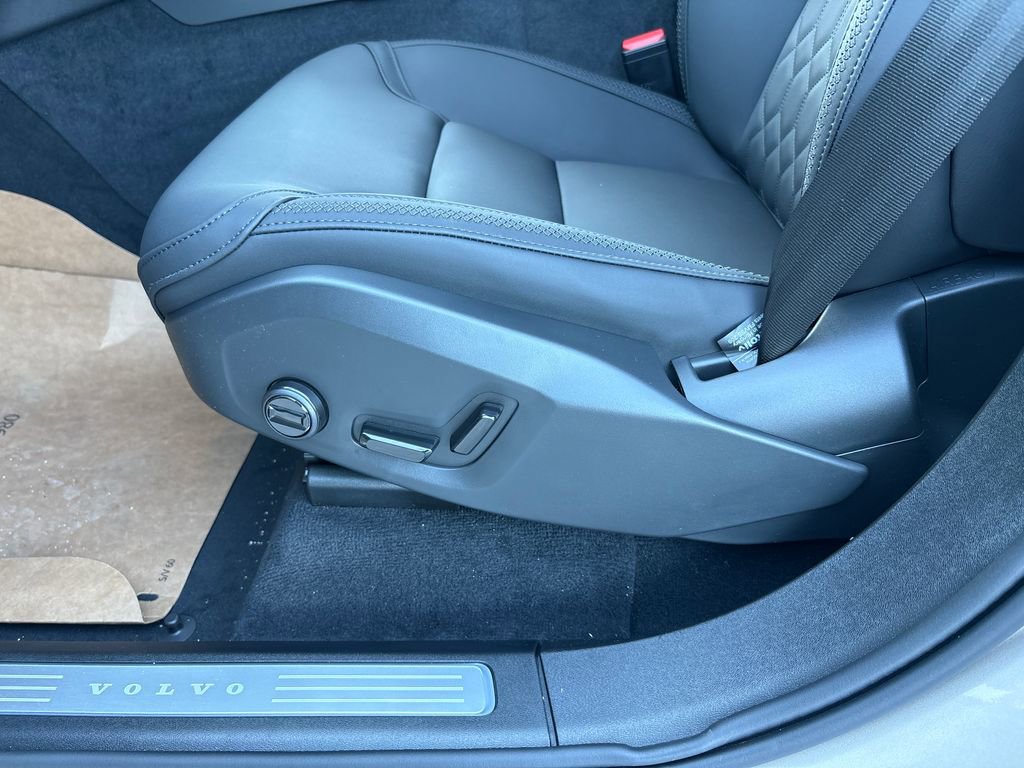 New 2026 Volvo XC90 B5 Plus image 8