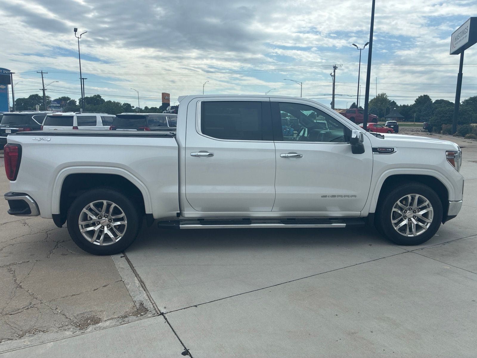 Used 2019 GMC Sierra 1500 SLT w/ SLT Premium Plus Package AWD/4WD image 8