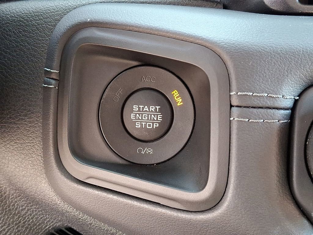 Used 2025 Jeep Wrangler Unlimited Sahara image 22