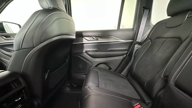 New 2026 Jeep Grand Cherokee Altitude AWD/4WD image 12