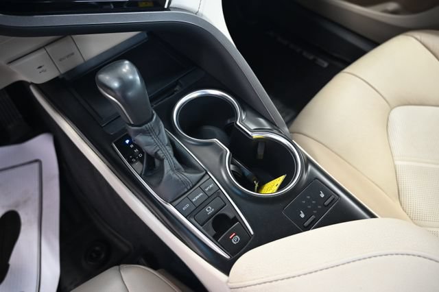Used 2018 Toyota Camry XLE FWD image 17