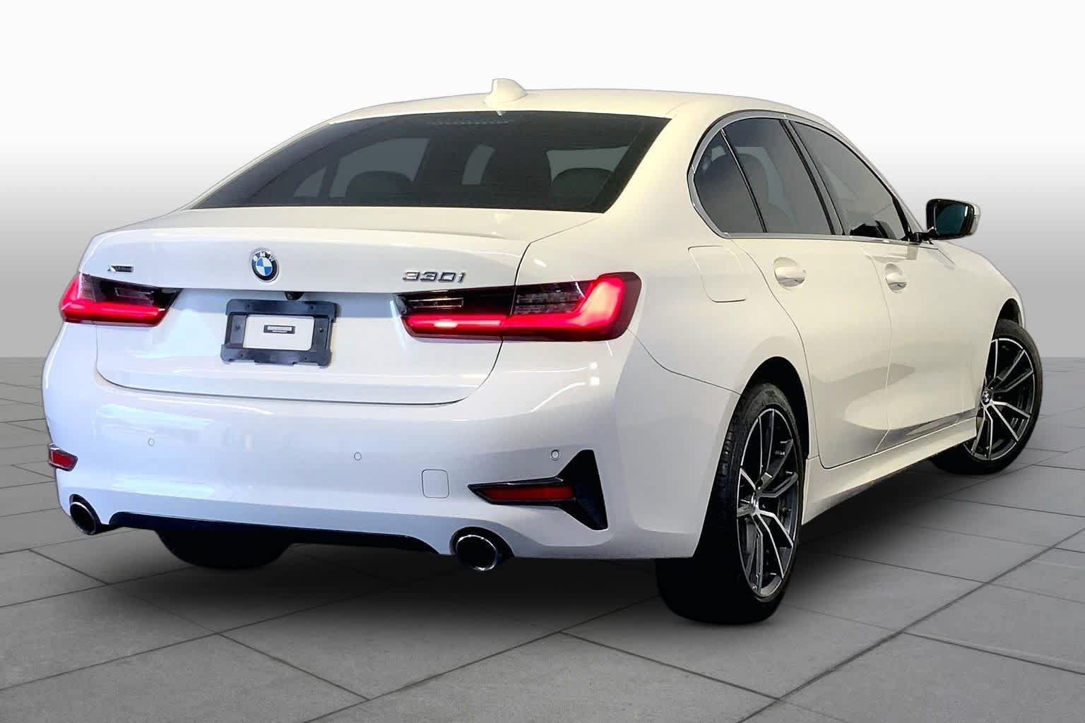 Used 2022 BMW 330i xDrive Sedan w/ Premium Package AWD/4WD image 13