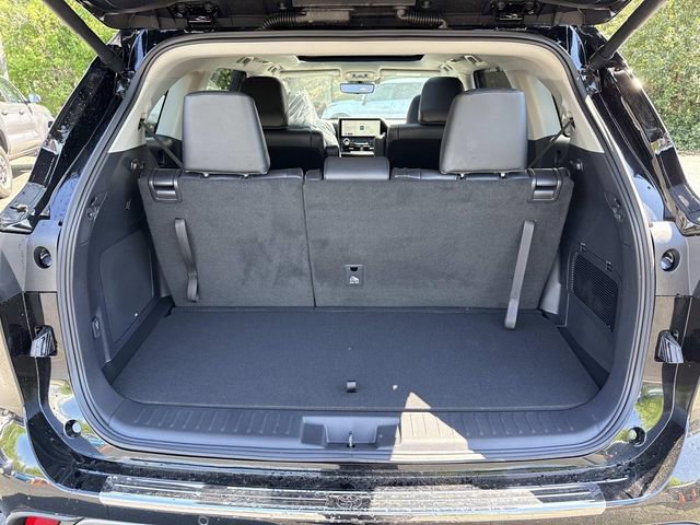 Used 2026 Toyota Highlander Platinum AWD/4WD image 12
