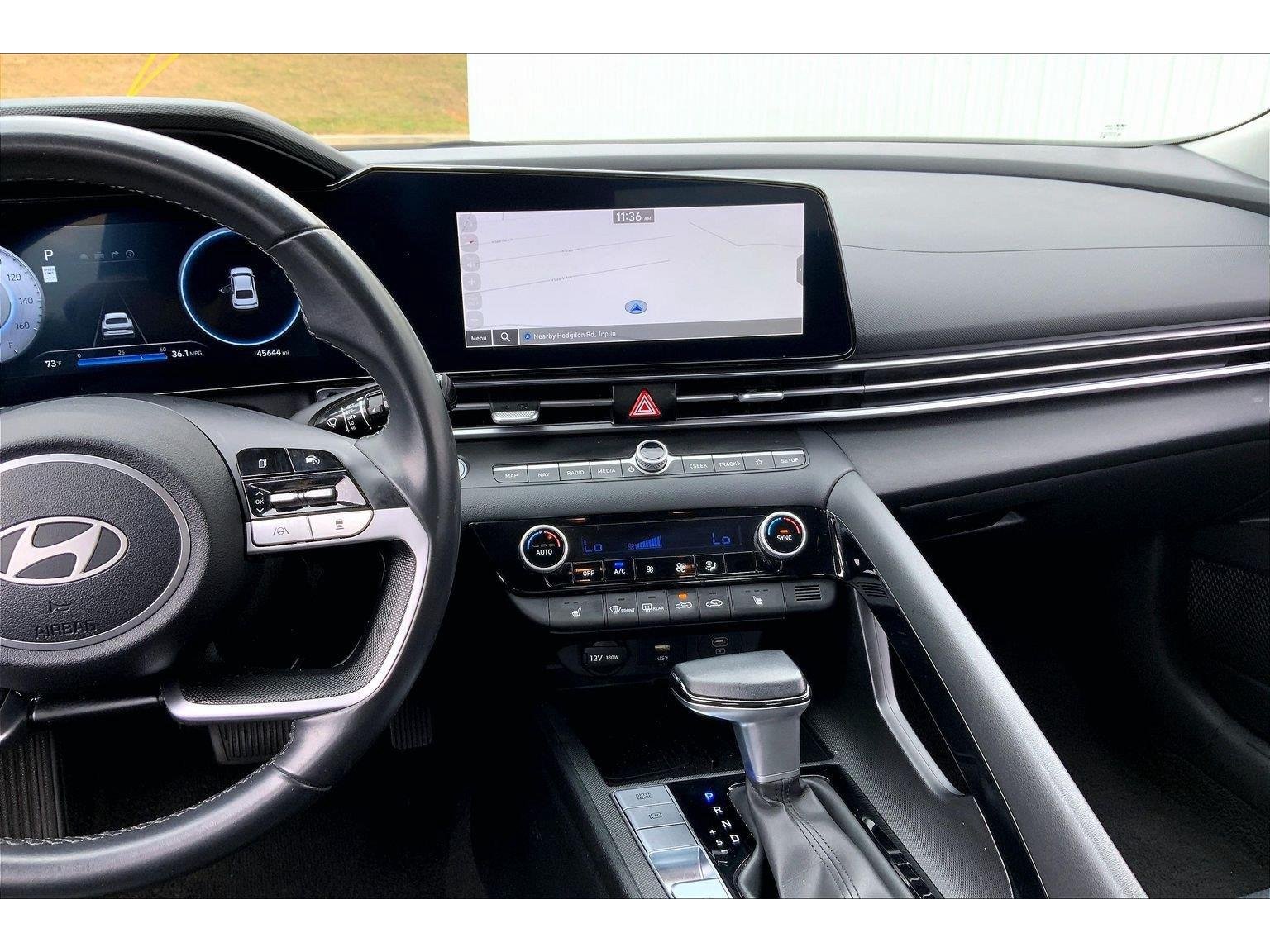 Used 2025 Hyundai Elantra Limited FWD image 6