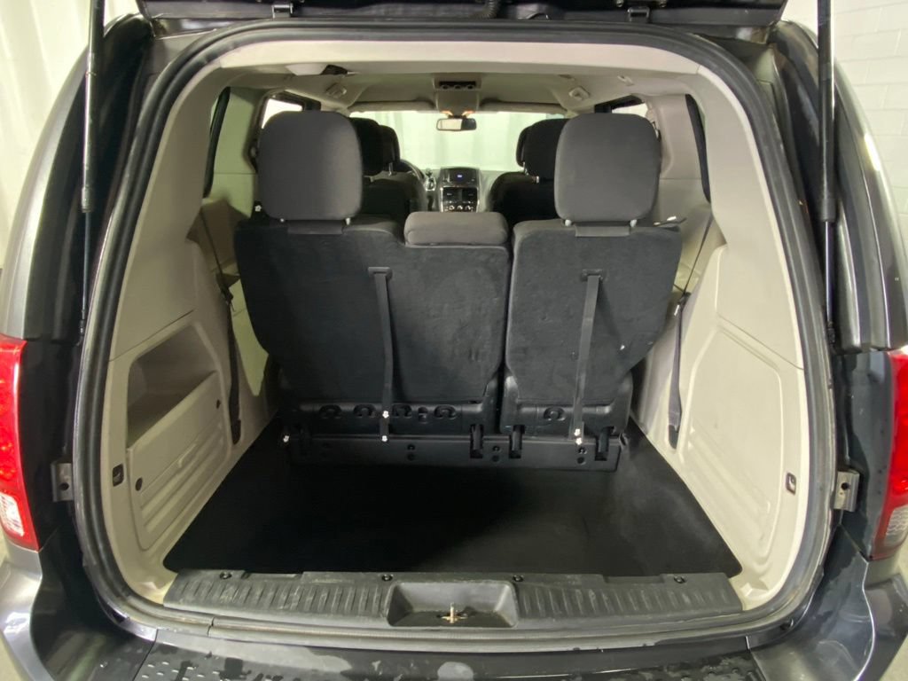 Used 2019 Dodge Grand Caravan SE FWD image 27