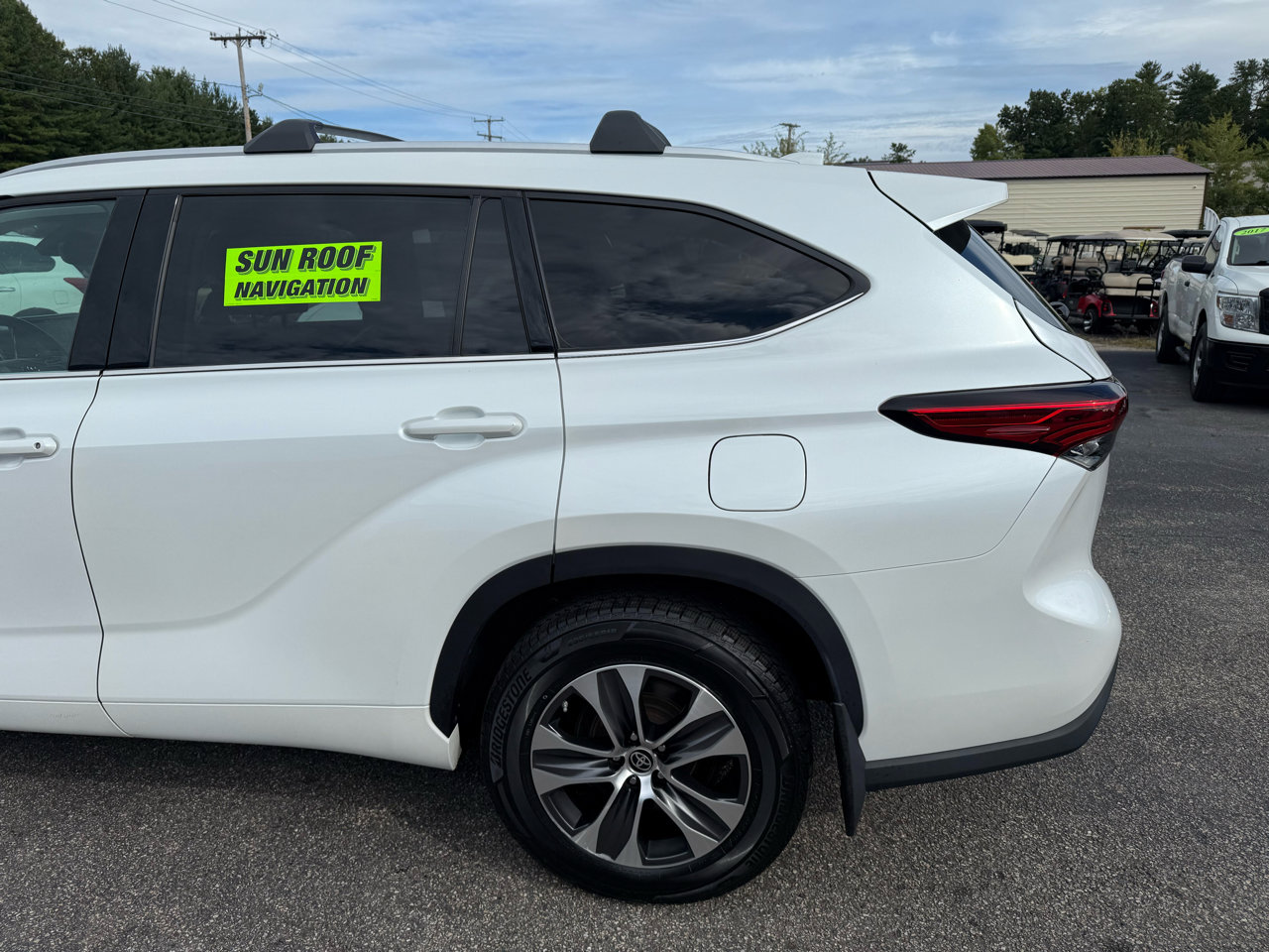 Used 2022 Toyota Highlander XLE image 6