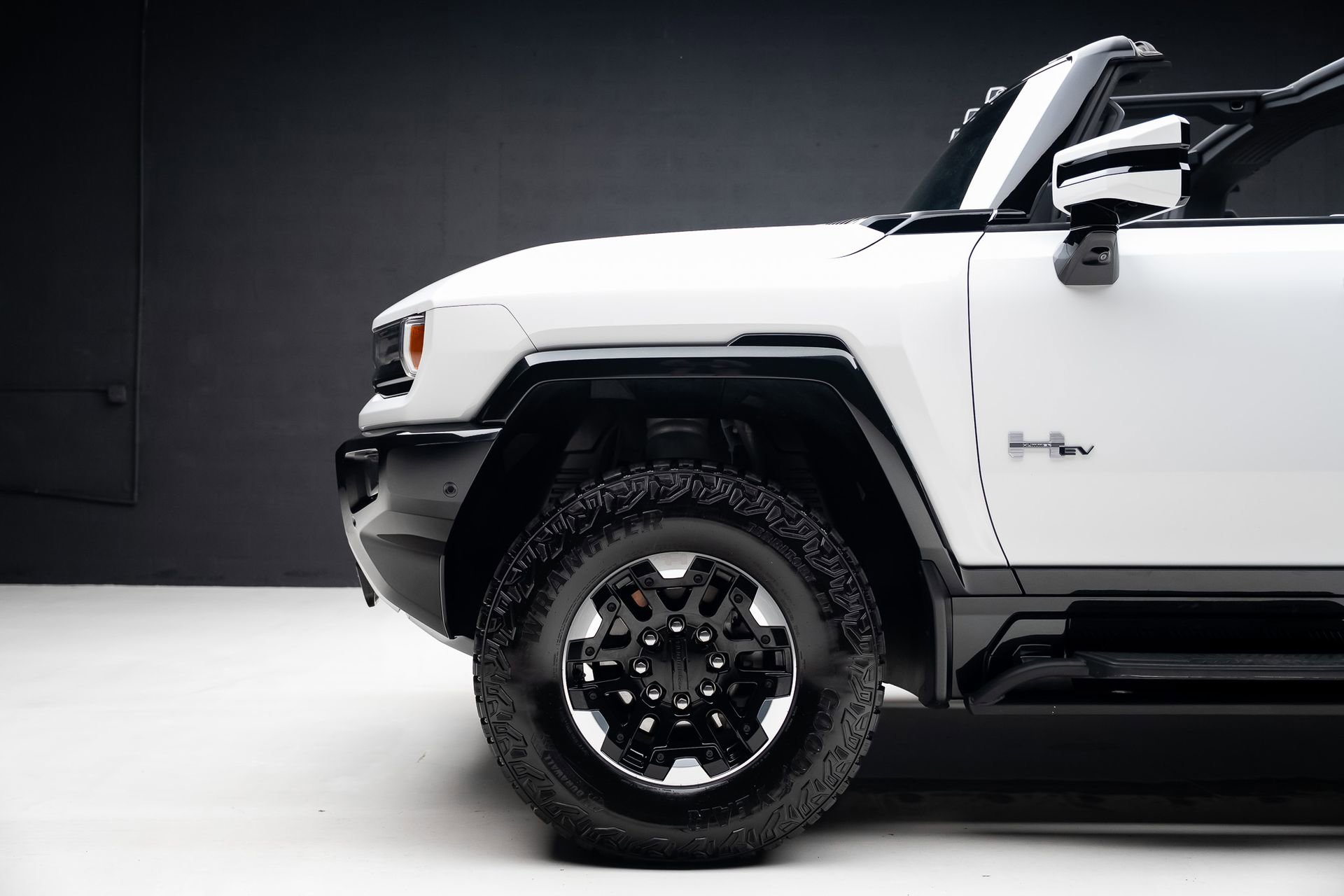 Used 2024 GMC Hummer EV 2X w/ Extreme Off-Road Package image 21