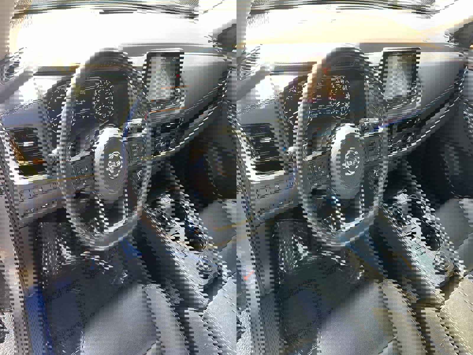 Used 2022 Nissan Rogue SL image 2