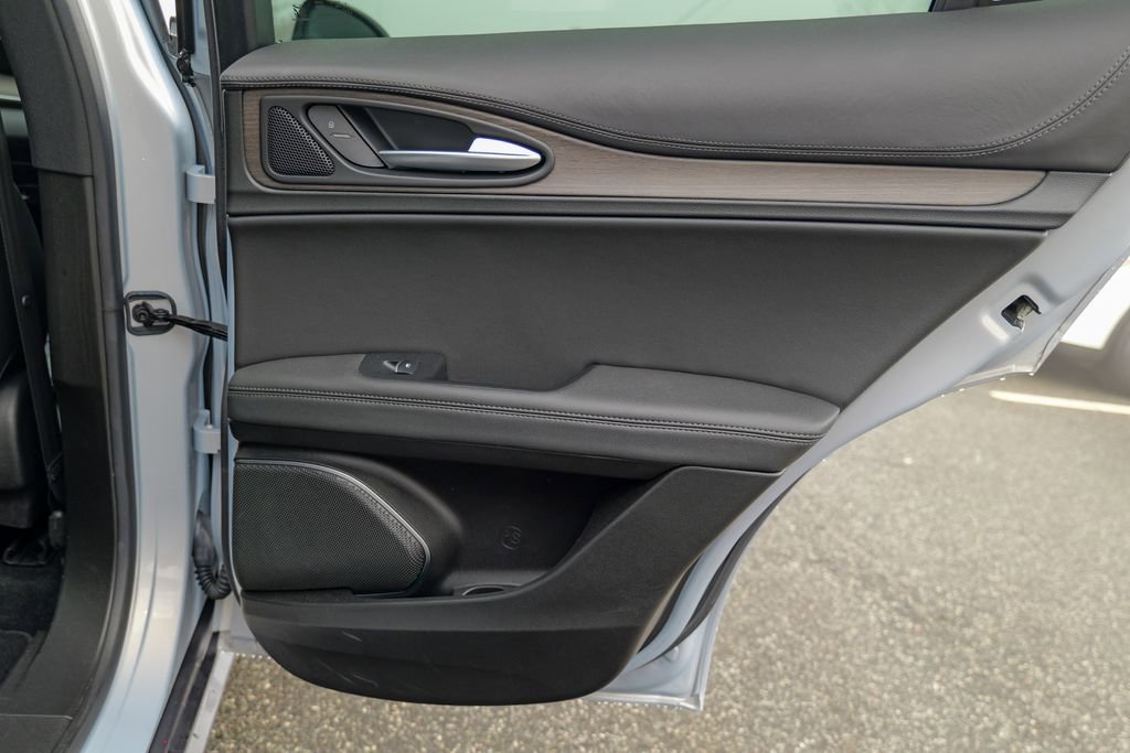 Used 2022 Alfa Romeo Stelvio Ti image 30