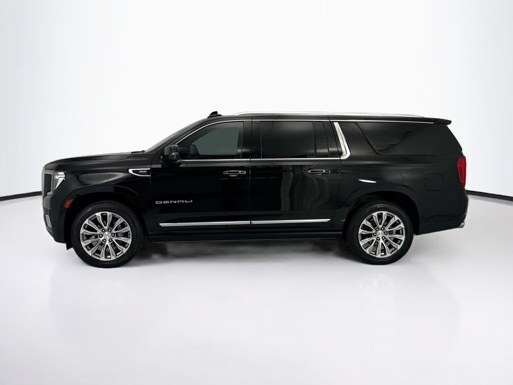 Used 2021 GMC Yukon XL Denali w/ Denali Premium Package AWD/4WD image 8