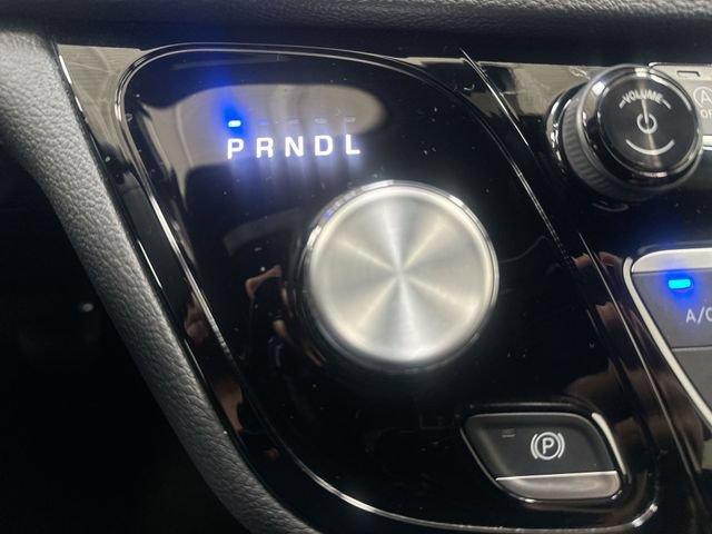 Used 2025 Chrysler Pacifica Select FWD image 21
