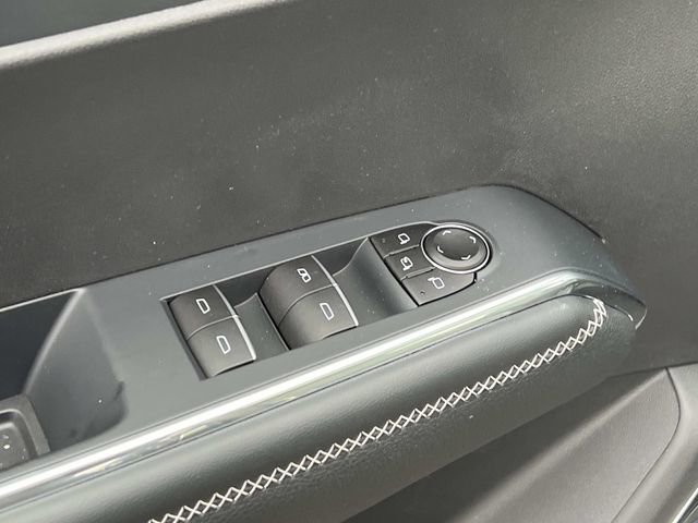 New 2026 GMC Acadia Denali w/ Super Cruise Package image 17