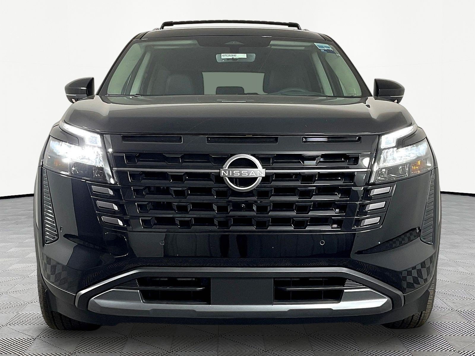 New 2026 Nissan Pathfinder Platinum w/ Lighting Package AWD/4WD image 2