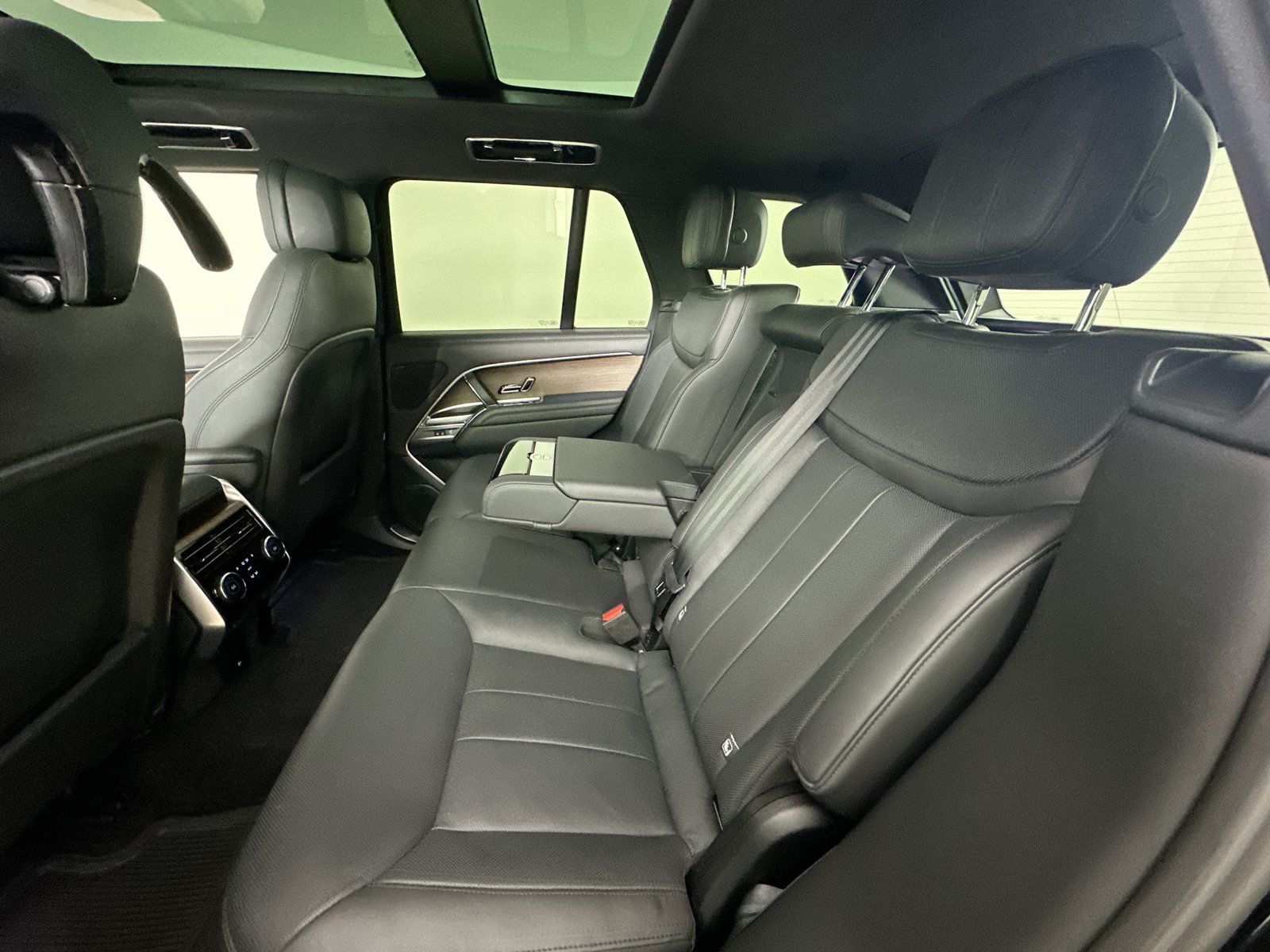 Used 2023 Land Rover Range Rover SE AWD/4WD image 39