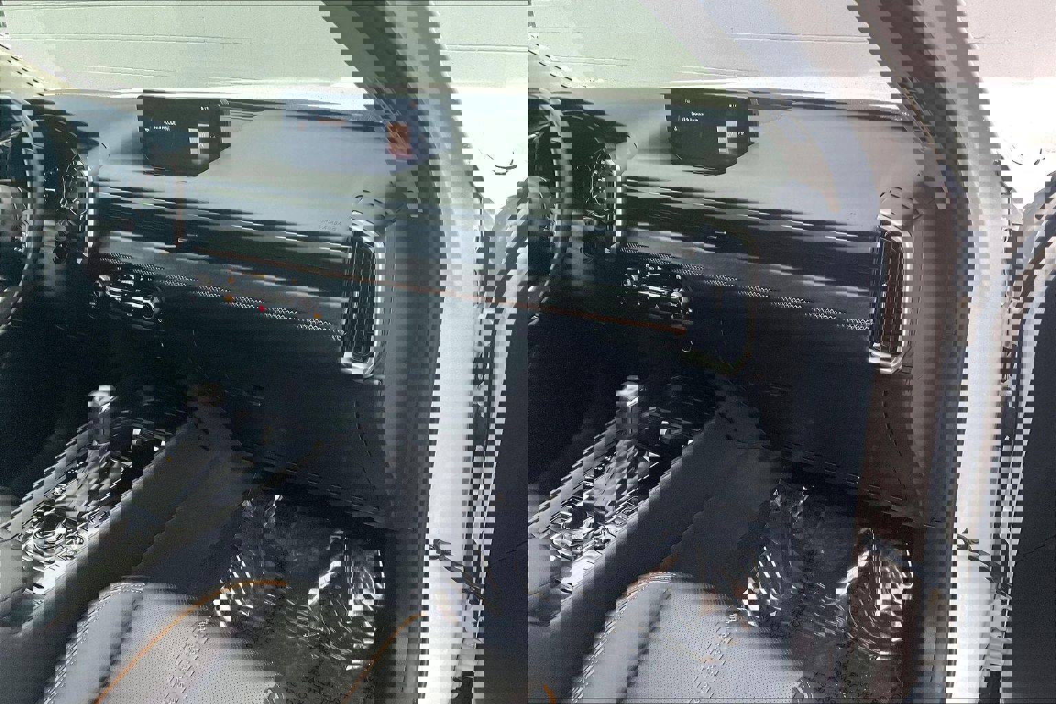 Used 2025 MAZDA CX-50 AWD 2.5 Hybrid w/ Premium Pkg image 21