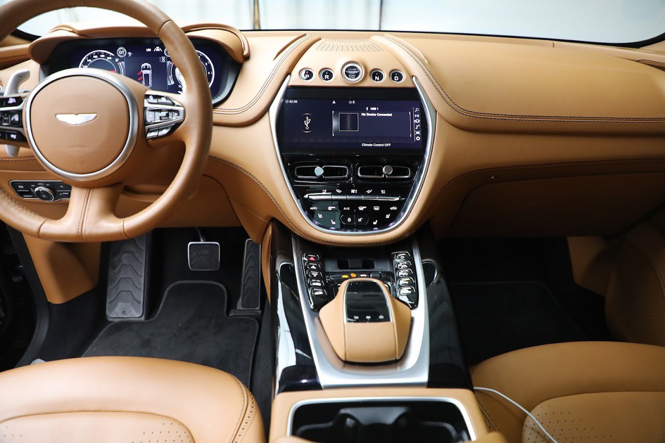 Used 2021 Aston Martin DBX AWD/4WD image 19