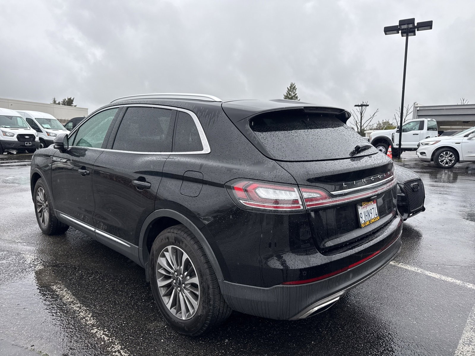 Used 2023 Lincoln Nautilus FWD w/ Premium Package image 3