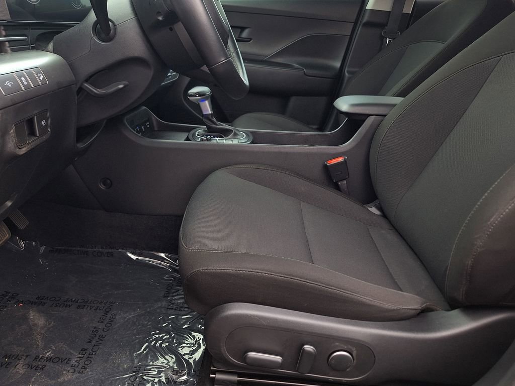 Certified 2024 Hyundai Kona SEL AWD/4WD image 11