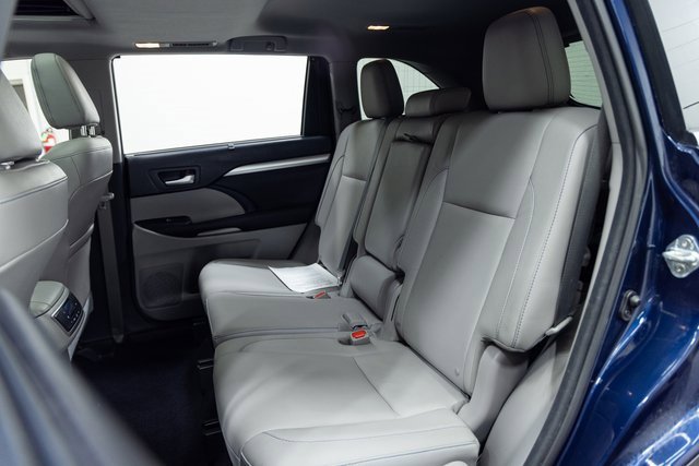Used 2016 Toyota Highlander XLE image 23