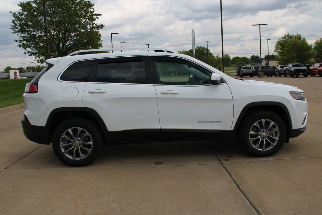 Used 2019 Jeep Cherokee Latitude Plus w/ Comfort/Convenience Group AWD/4WD image 4