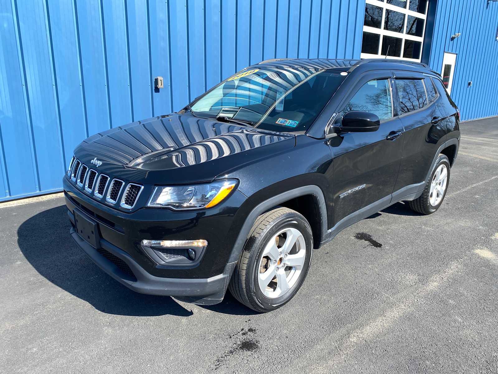 Used 2019 Jeep Compass Latitude w/ Popular Equipment Group AWD/4WD image 2