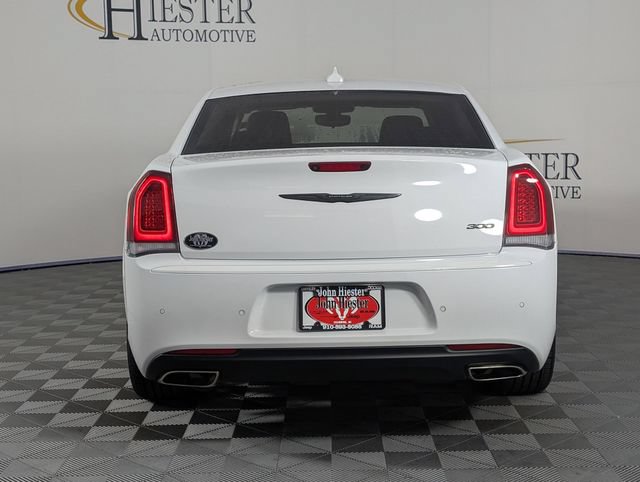 Used 2023 Chrysler 300 Touring L RWD image 6