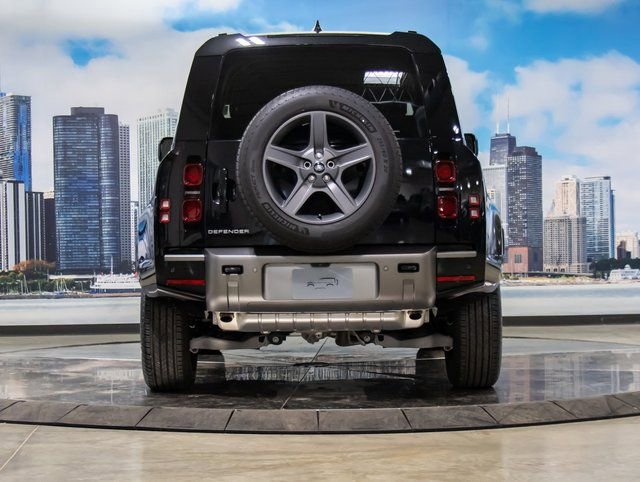 Certified 2025 Land Rover Defender 90 X-Dynamic SE image 11