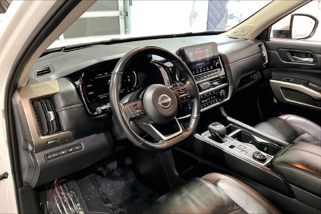 Used 2023 Nissan Pathfinder Platinum AWD/4WD image 22