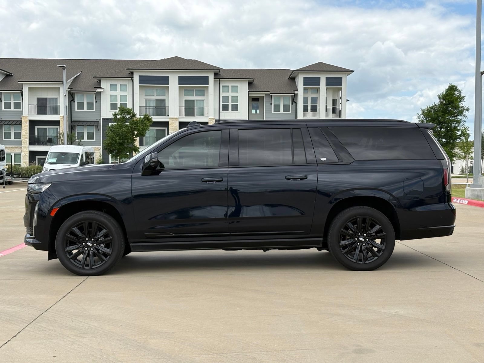 Certified 2023 Cadillac Escalade ESV Sport w/ Touring Package AWD/4WD image 4