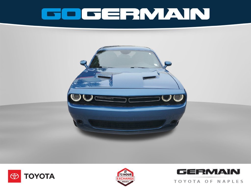 Used 2023 Dodge Challenger SXT RWD image 3