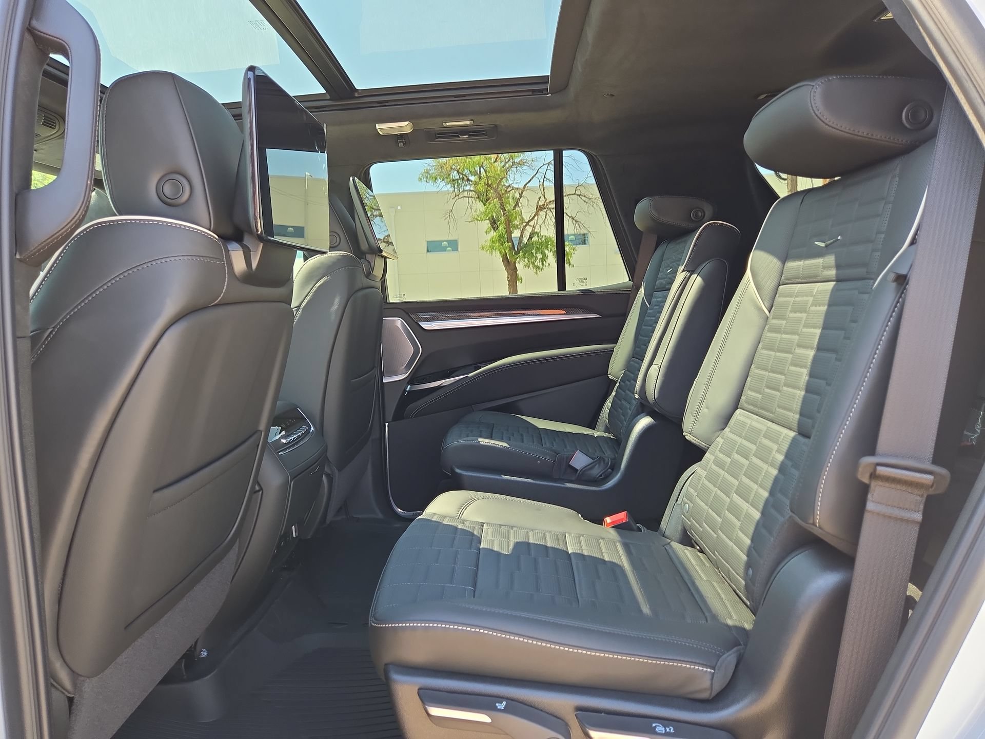 New 2026 Cadillac Escalade V w/ LPO, Floor Liner Package AWD/4WD image 13
